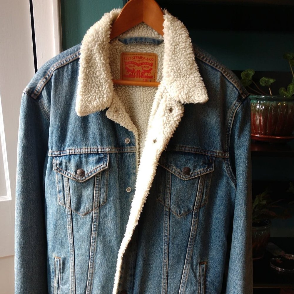 EUC Levi's Sherpa Jean Jacket